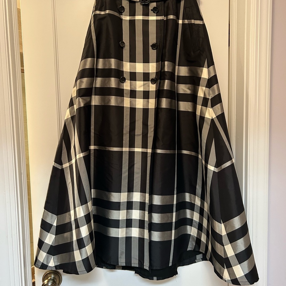 Burberry London Vintage Plaid Black and White Women's Skirt